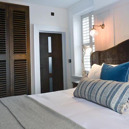 Manor House Lindley Hotel Huddersfield Bagian luar foto