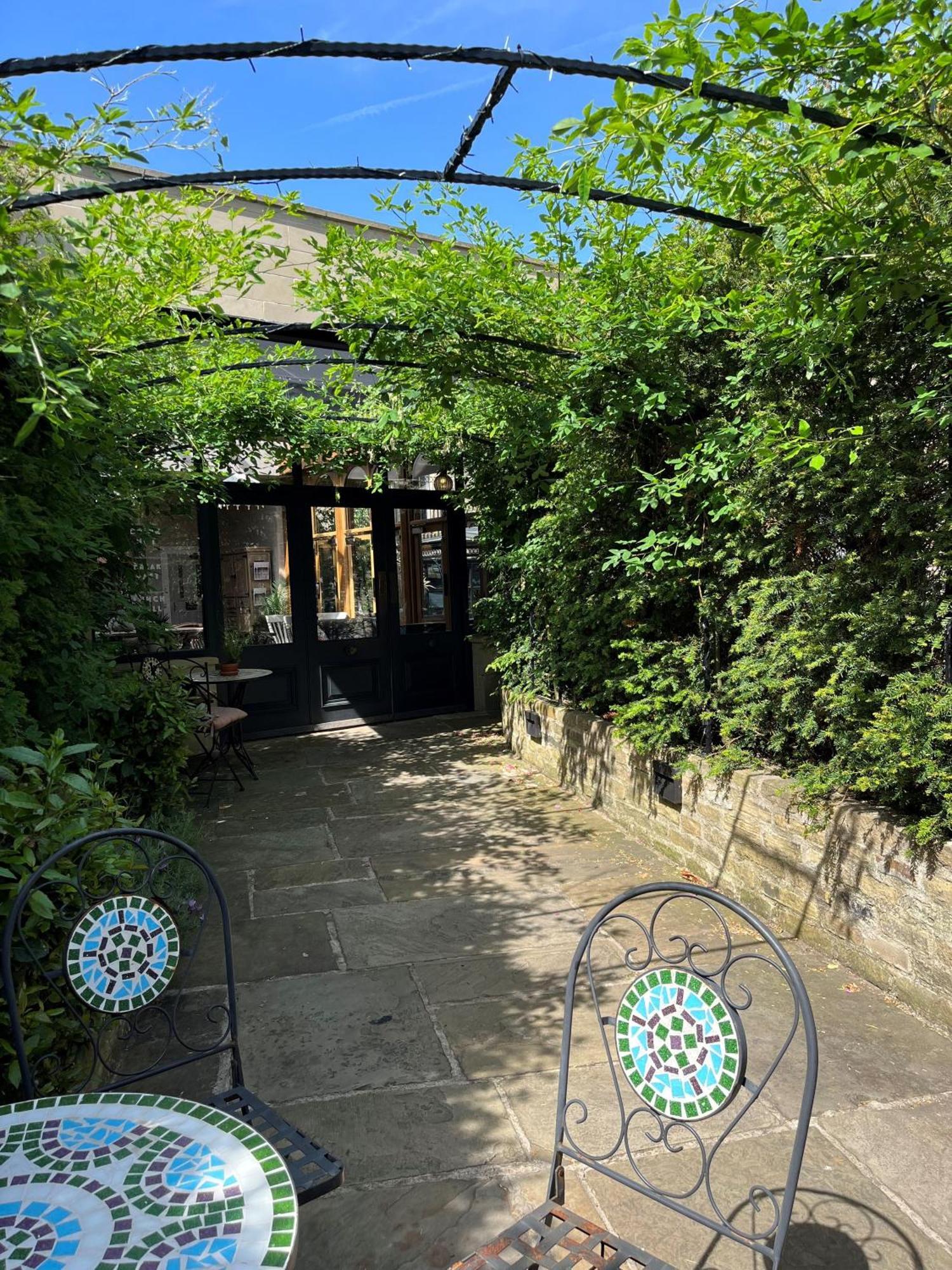 Manor House Lindley Hotel Huddersfield Bagian luar foto