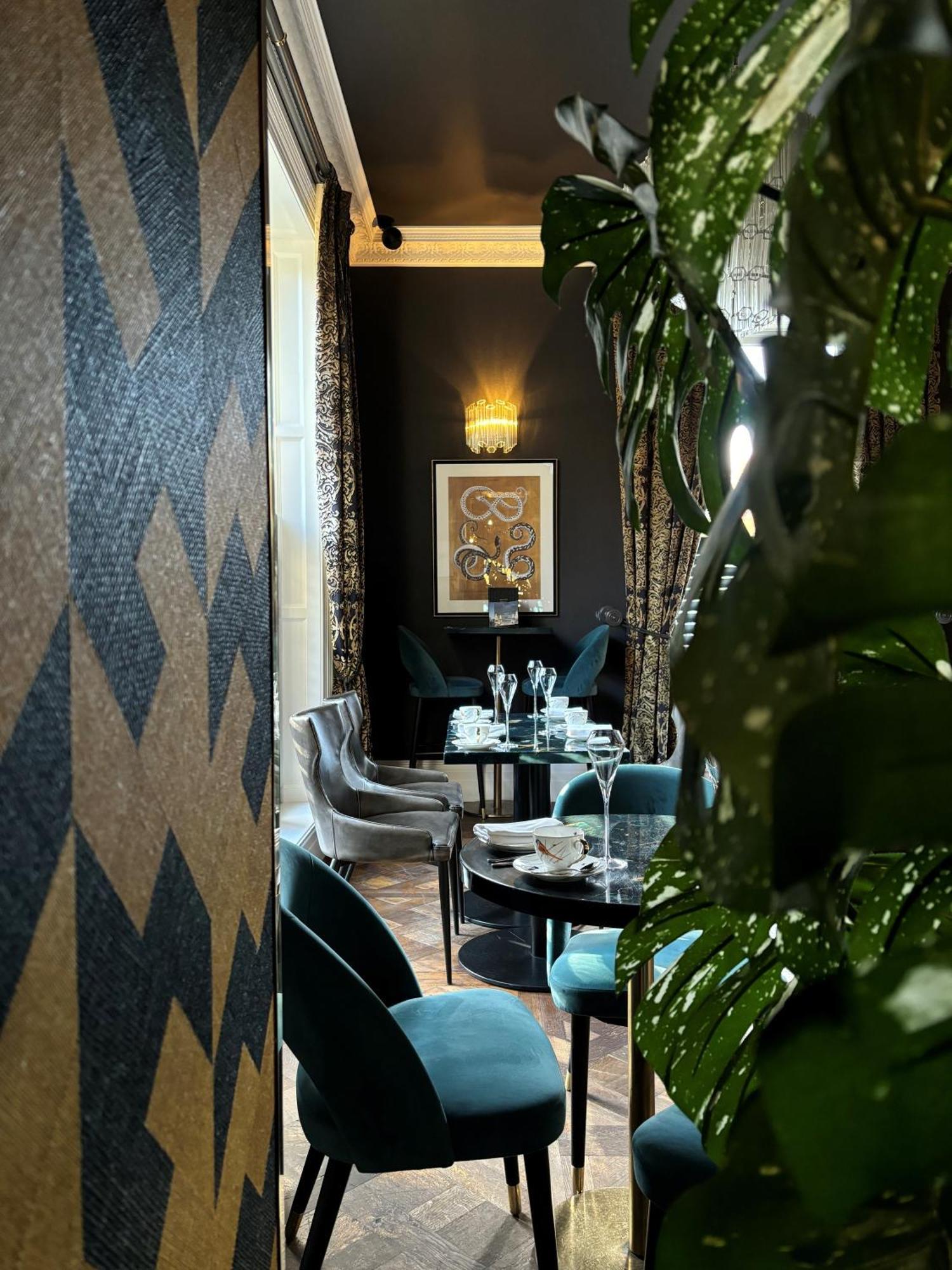 Manor House Lindley Hotel Huddersfield Bagian luar foto